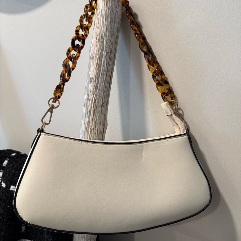 Cream Shoulder Bag with Tortoise Chain